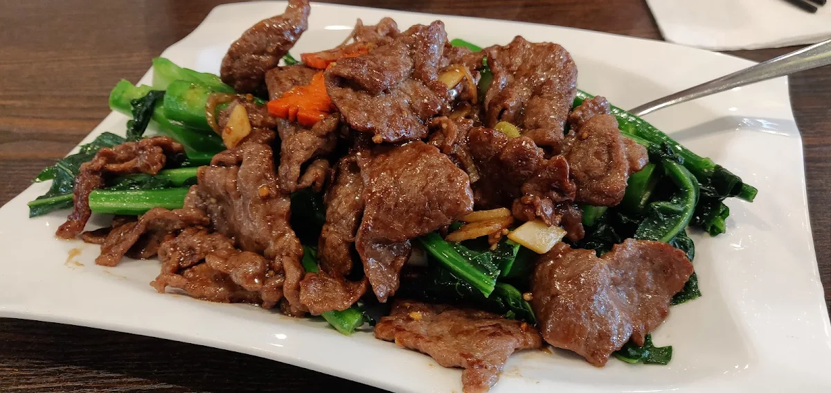 芥蘭炒牛肉 Sauteed Beef with Kai Lan Chinese Broccoli